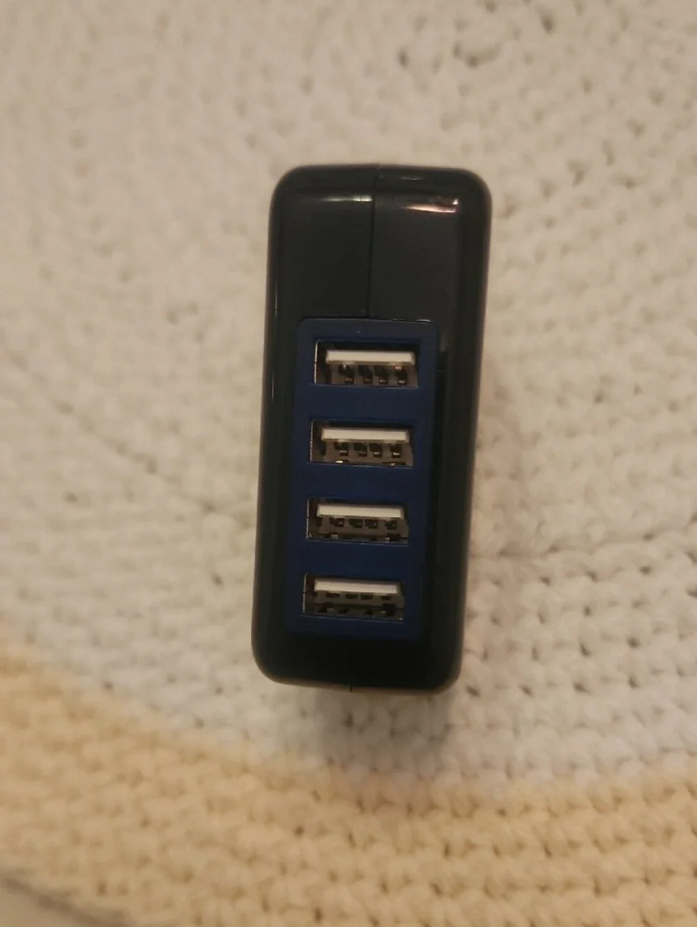 ChargeWorx 4 Slot USB wall charger